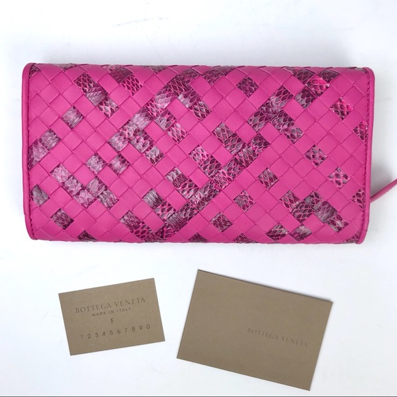 Like New Bottega Veneta Fuchsia Continental Wallet - Picture 2 of 7